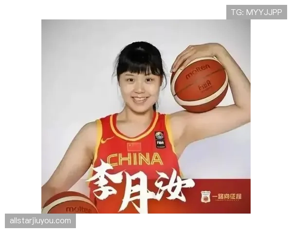 李月汝机场那只包比我半年工资多，站旁边都尴尬得不敢吸气